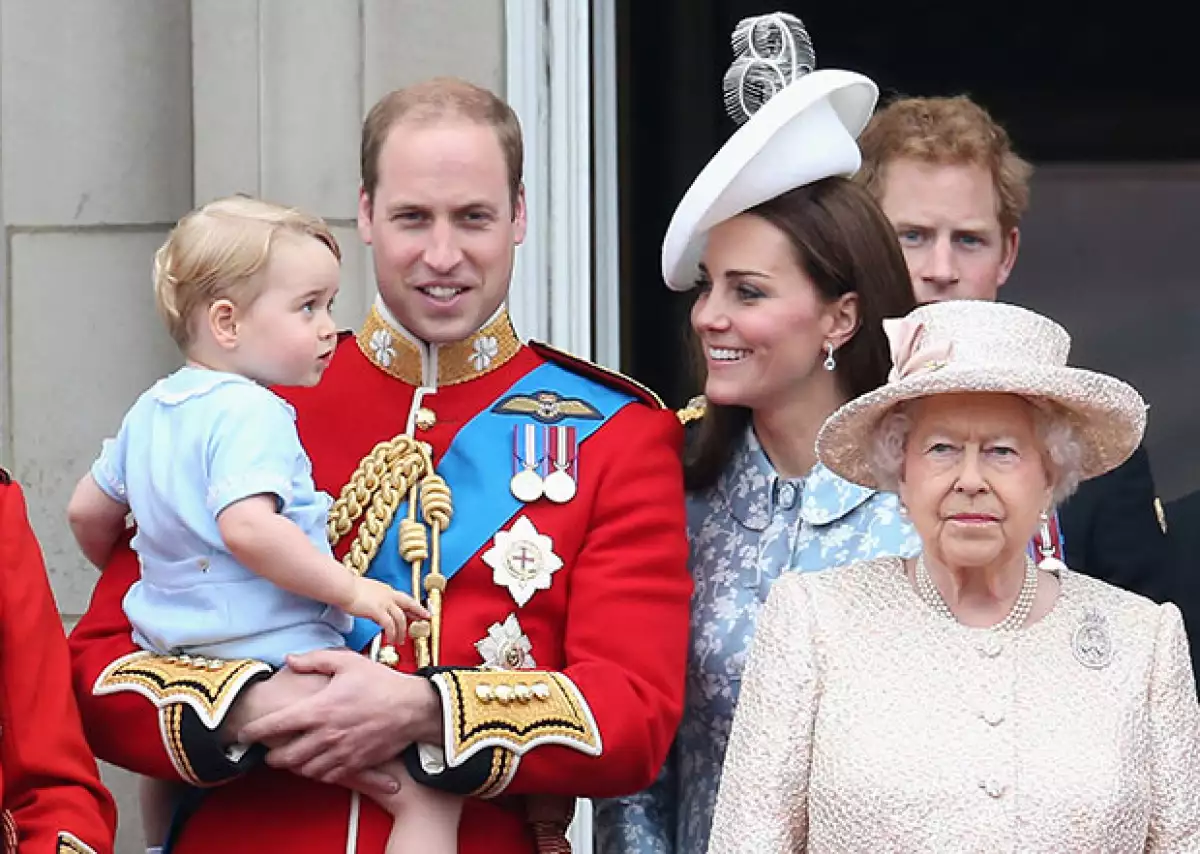 La pequeña princesa Charlotte fue la única que faltó al evento.