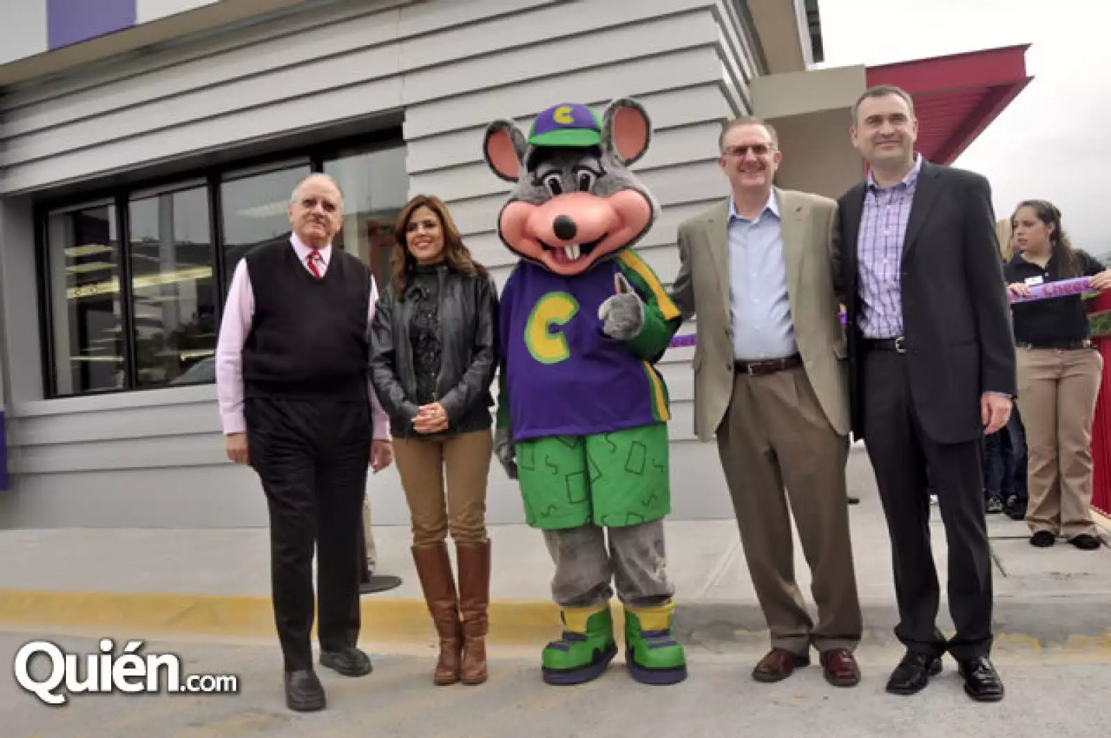 Alejandro Brunell, Gretta Salinas de Medina, Mark Gordon y Luis Guzmán