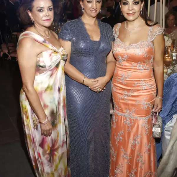 Adriana Salinas, Claudia Ruiz Massieu e Isabel Goñi