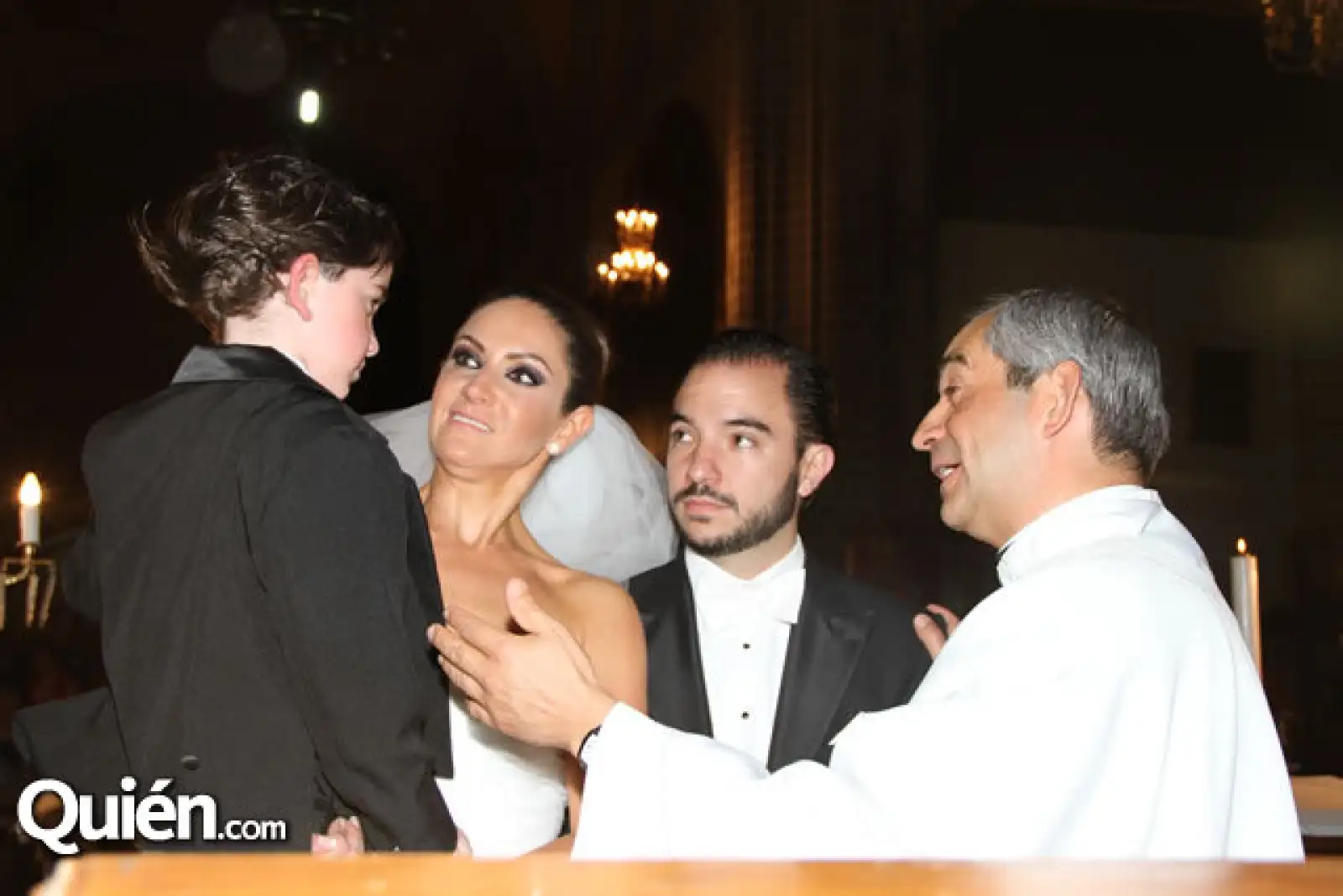 Renato,María Fernanda González Ibarra,Juan Pablo Martínez Iglesias,Sacerdote