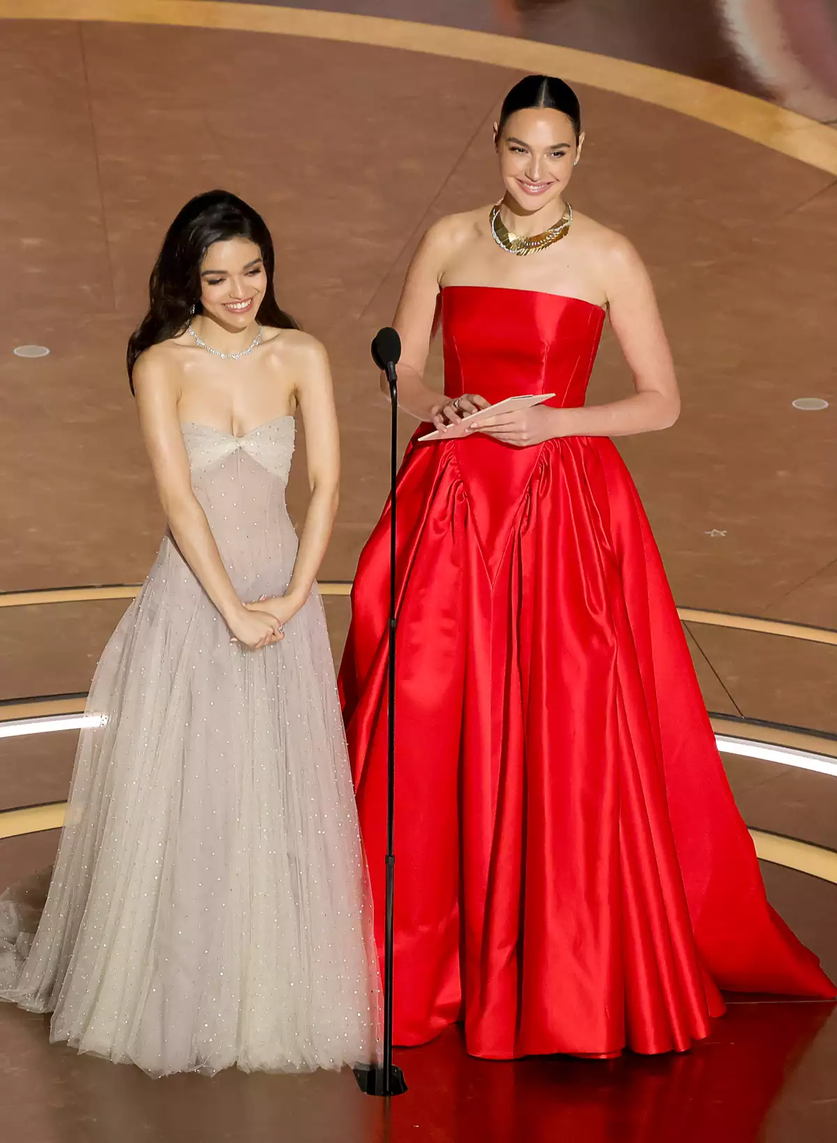 ?url=https%3A%2F%2Fcdn 3.expansion.mx%2F97%2Fed%2F9aebdb634b4a868f92d7f315b4b2%2Frachel zagler gal gadot - Scarlett Johansson en la mira para actuar en el live action de Enredados