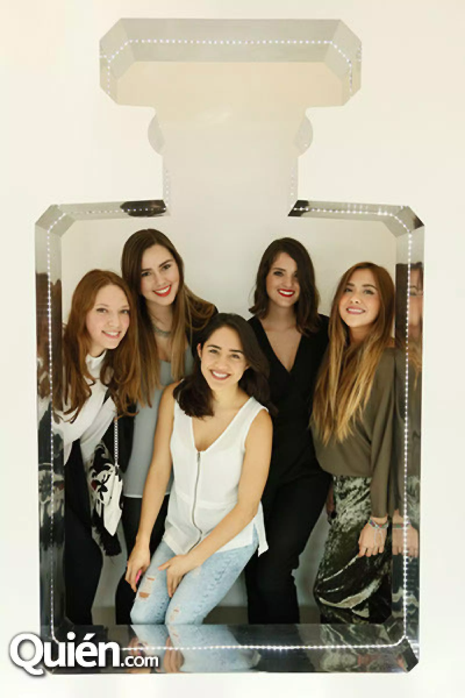 Melissa Flores, Mónica Esquivel, Tania Piñera, Fernanda Lara y Karla Landeta