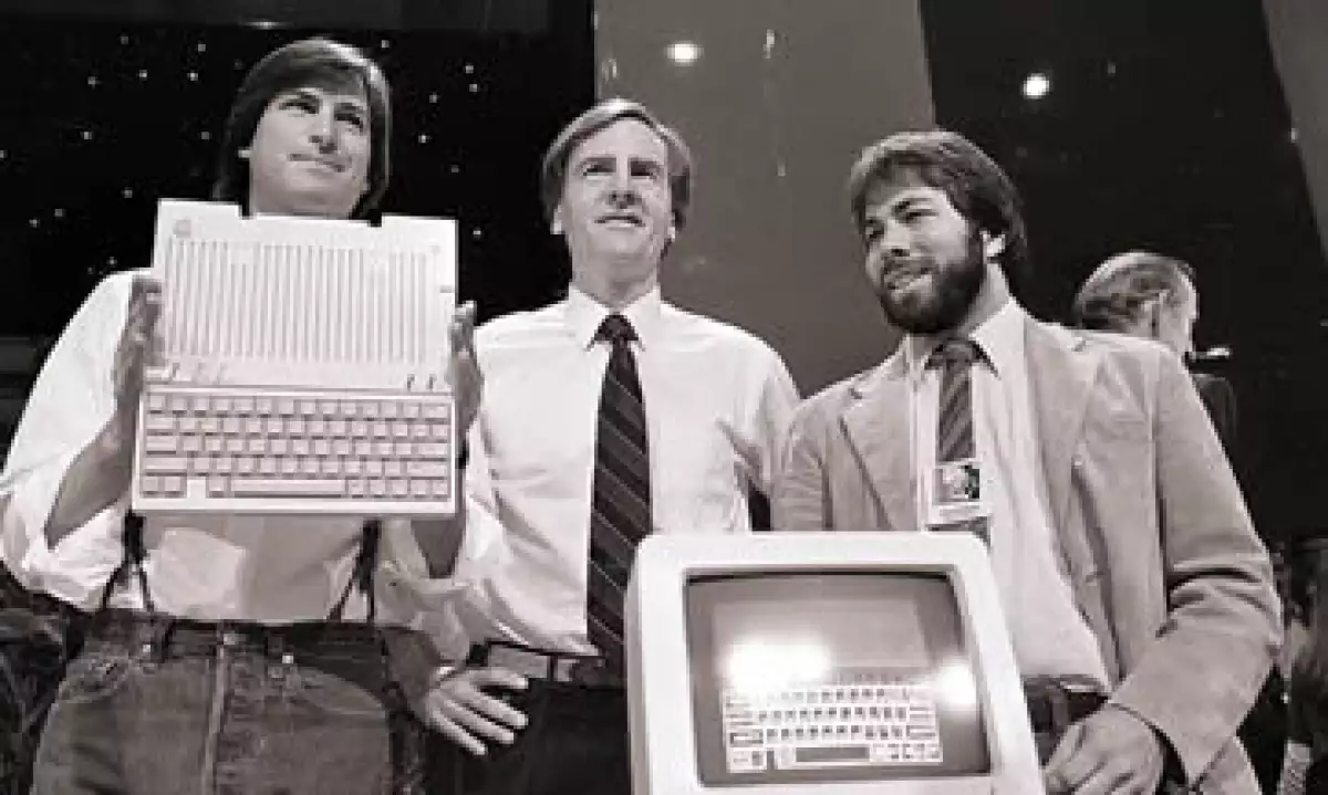 La computadora fue construida por los fundadores de la compañía Steve Jobs y Steve Wozniak. (Foto: AP)