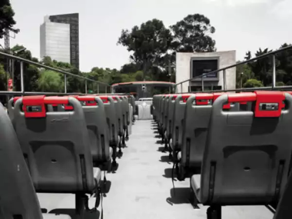 El Turibús suele hacer un recorrido en 3 horas, pero durante la epidemia, no había a quién mostrarle la ciudad.