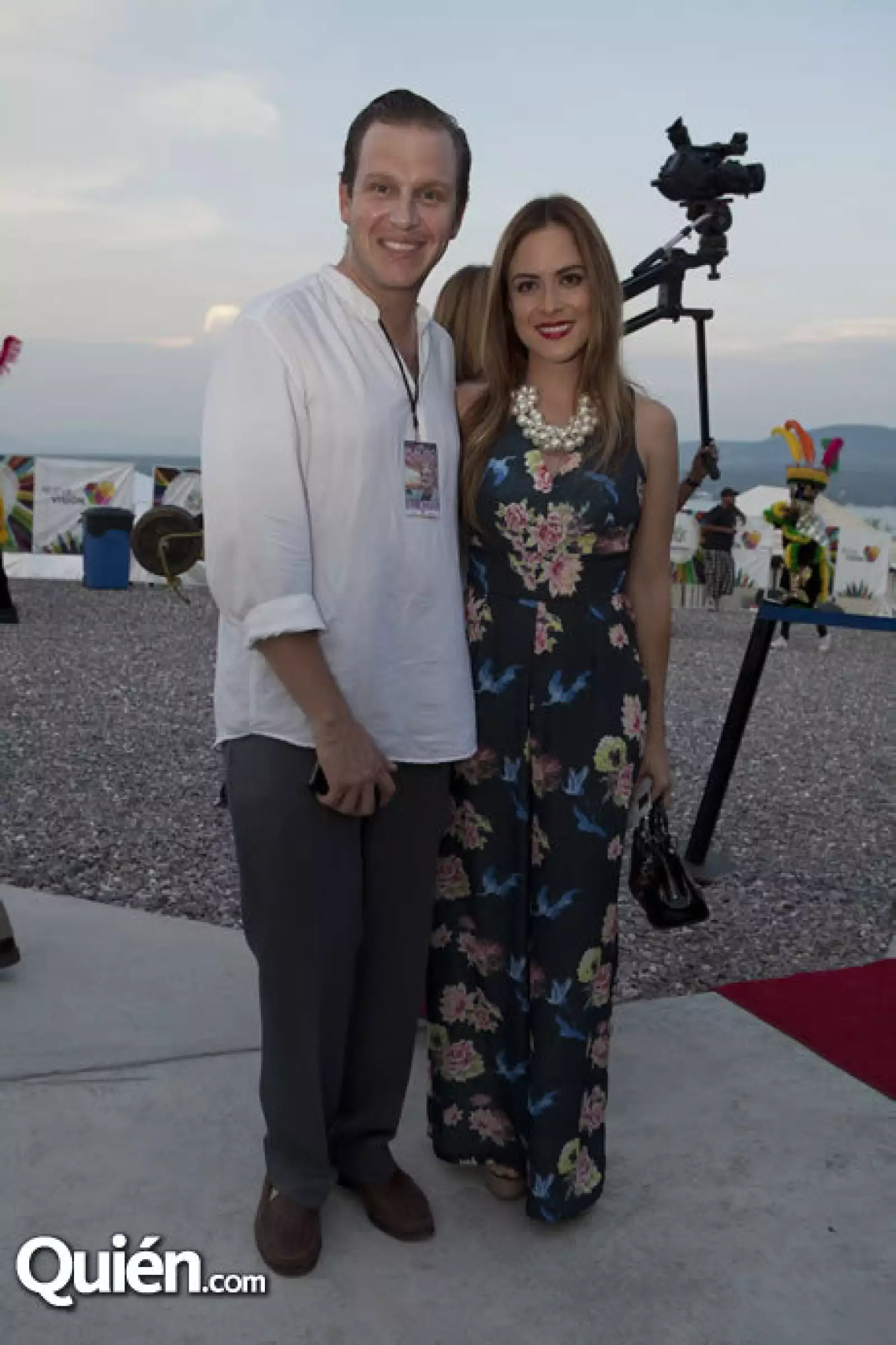 Luis Felipe Cueva,Valerie Abe