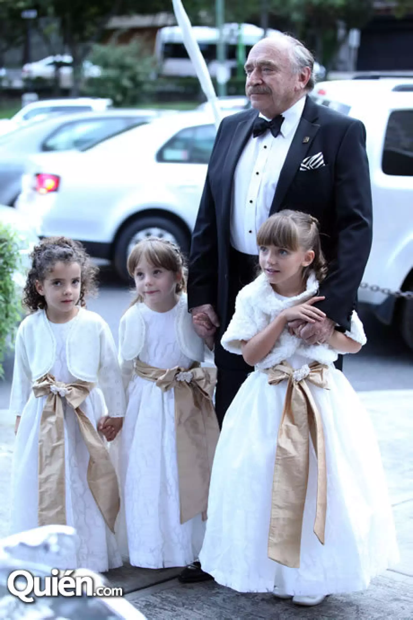 Anastasia, Talula Eggieston- Stoker y Sophie Farr Abed