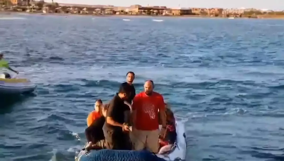 Naufragio de barco turístico en Egipto deja al menos cuatro muertos y nueve desaparecidos