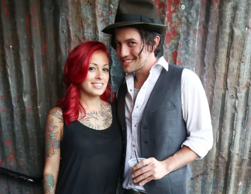 Jackson Rathbone, quien dio vida a Jasper Hale en la saga, contrajo matrimonio sorpresivamente este domingo con su novia y madre de su hijo Sheila Hafsadi.