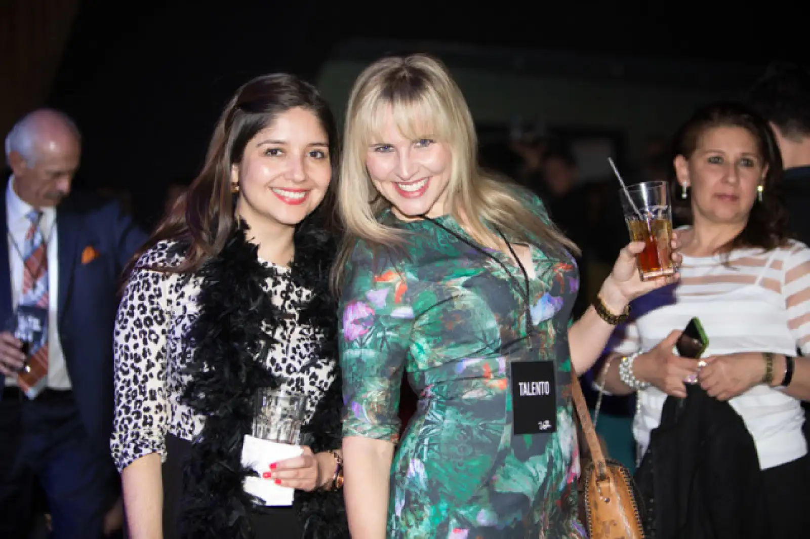 Marcela Carmona y Roisin Lyons