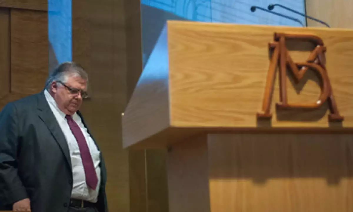 El Banxico, dirigido por Agustín Carstens, enfrenta la presión de subir las tasas pese a la debilidad de la economía. (Foto: Reuters)