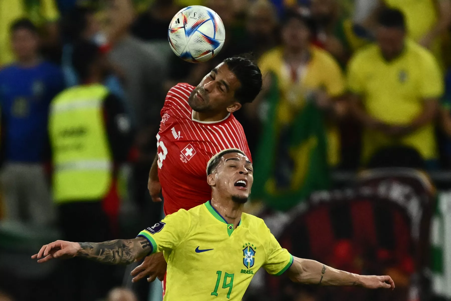 liga escocesa cabecear balon demencia