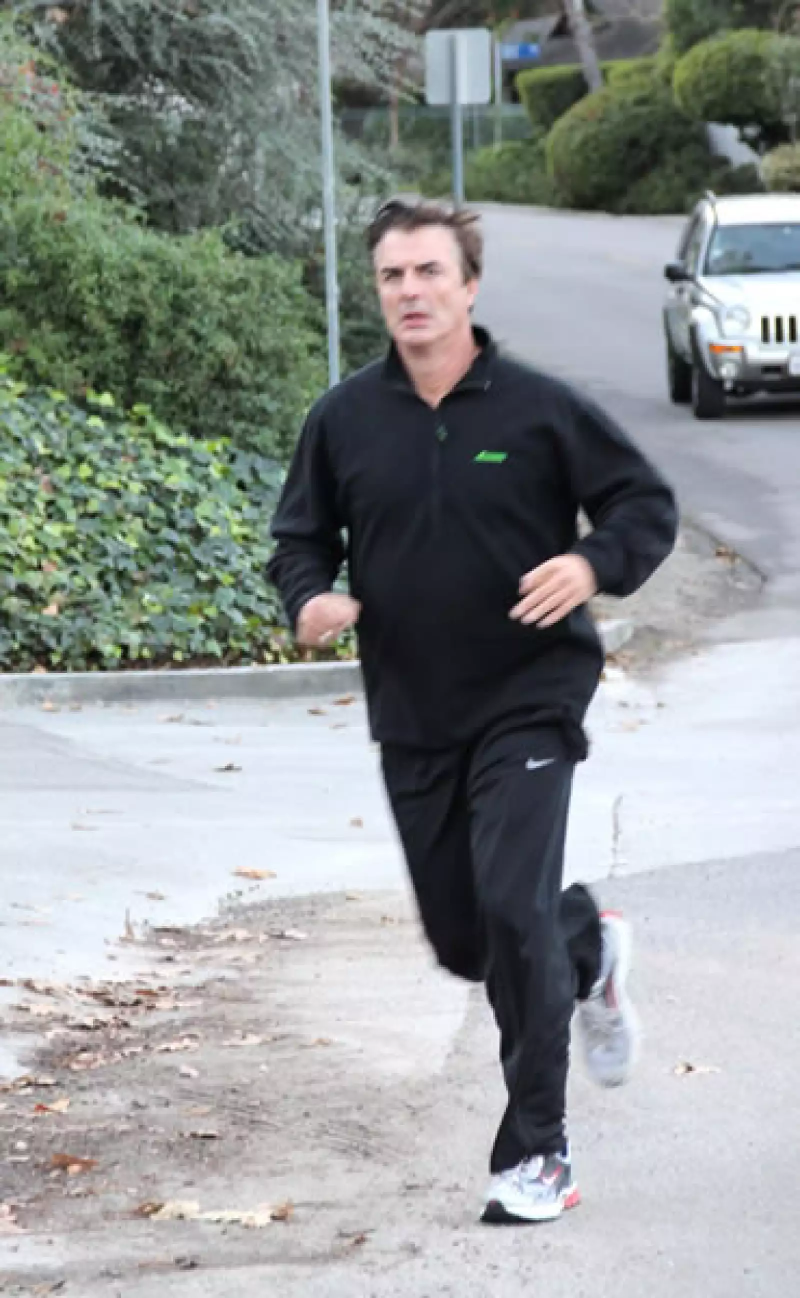 Chris Noth se ejercita por Sherman Oaks, California.