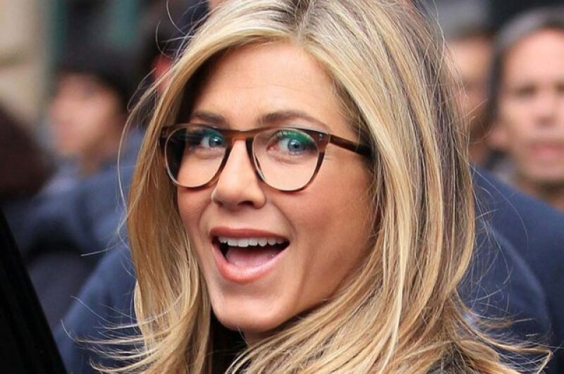Jennifer Aniston nos regaló esta cara mientras estaba en el set.