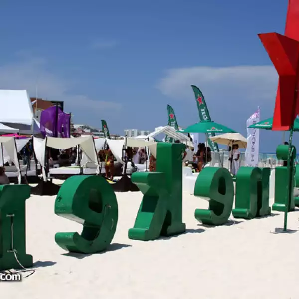 Pool Party Aniversario ME Cancún