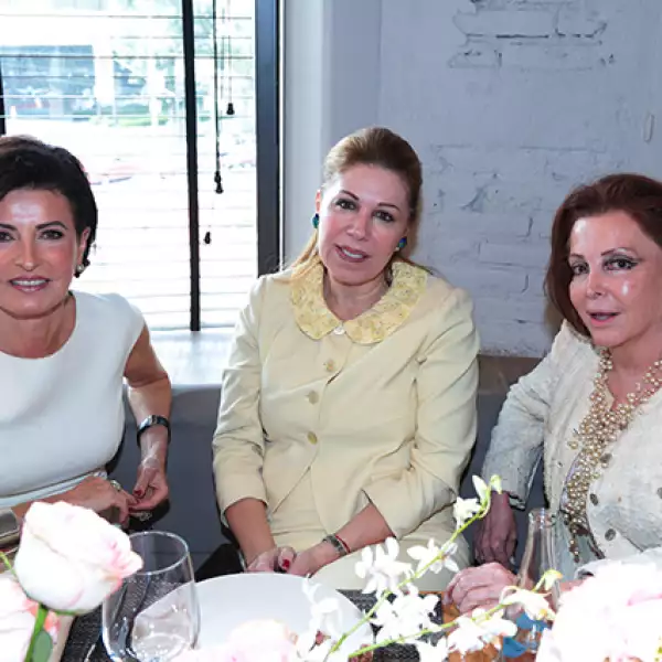 Gaby Vargas,Vera Autrey,María Luisa Serna