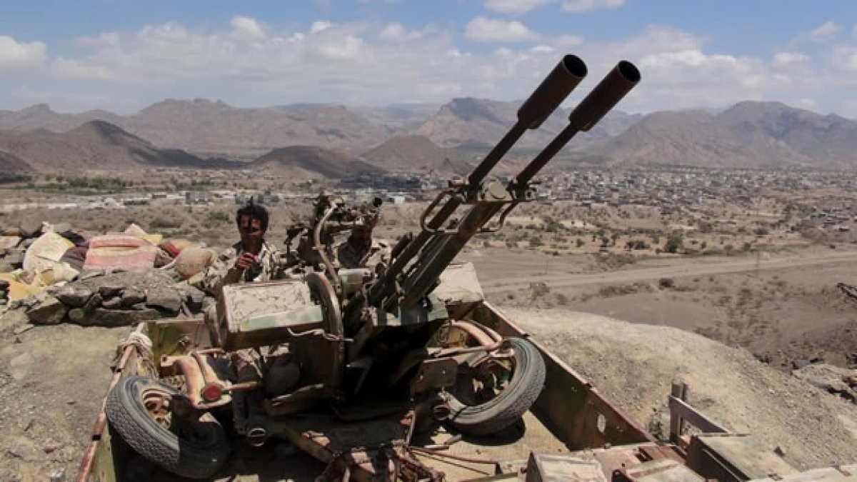 Integrantes de las fuerzas leales al presidente depuesto de Yemen en la provincia sur de Lahej, Yemen