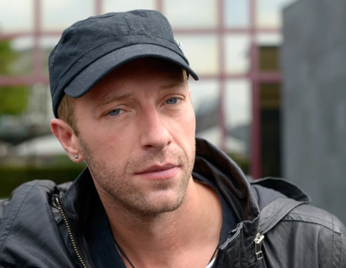 El cantante de Coldplay confesó que lleva dos años desastrosos, pues le cuesta trabajo interactuar con lo que antes lo definía. Además, dijo que su álbum mostrará la incapacidad que tiene para valorar