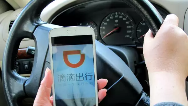 Apple intenta revitalizar sus ventas en China con una inversión millonaria en el servicio Didi Chuxing.