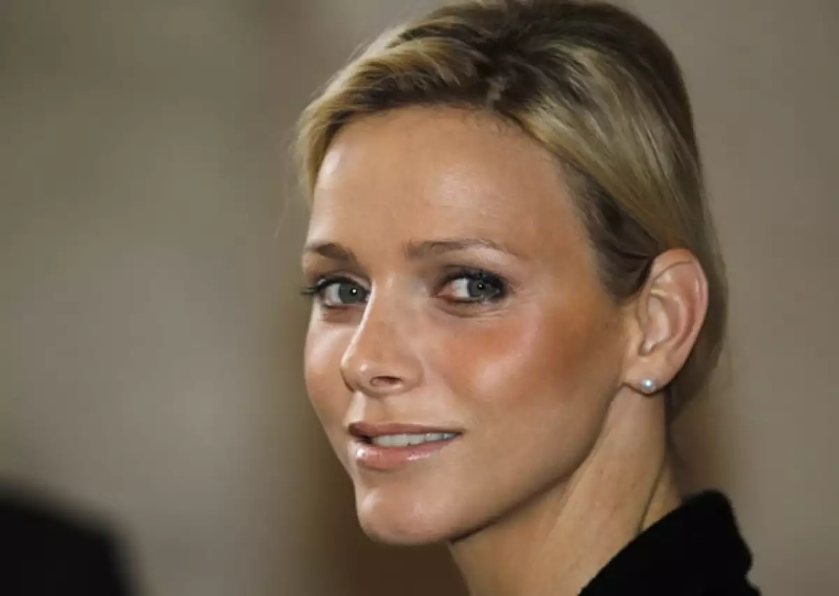 Hace algunos meses se confirmó que la futura esposa de Alberto de Mónaco usaría Armani, pero pocos detalles se han revelado al respecto.