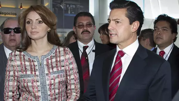El precandidato del PRI a la presidencia del país, quien llegó con su esposa Angélica Rivero, aprovechó la Cumbre para exponer sus propuestas políticas con miras a los comicios de 2012. Antes, Claudio X. González respaldó su propuesta de permitir la inver