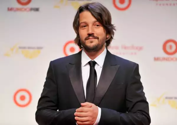 El actor mexicano descartó que hubiera una campaña para demeritar a los mexicanos en el cine Hollywoodense. Dijo que se trataba de un estereotipo que la industria tiende a crear con todo, no sólo con los mexicanos.