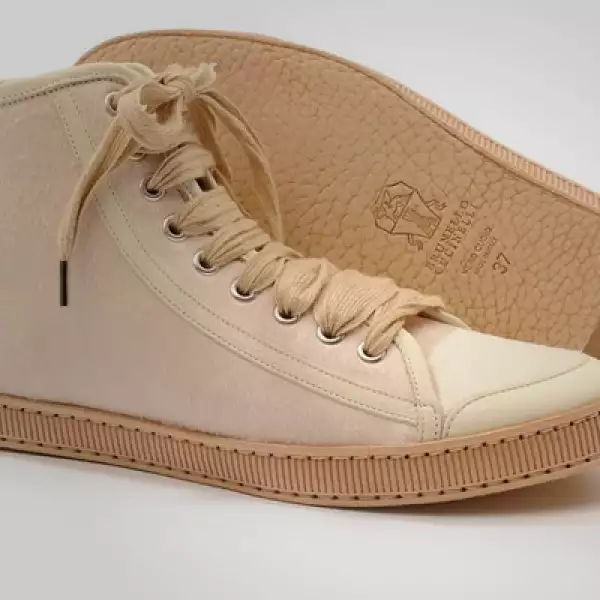 Estos accesorios y otros ya están disponibles en las boutiques de Cucinelli en la República Mexicana.