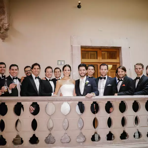 novios y amigos.jpg