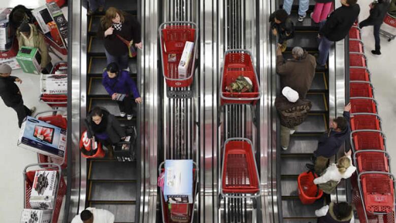 En el famoso “Black Friday” algunos fanáticos creen que todo se vale para hacerse de las jugosas ofertas…incluso algunos actos delictivos.