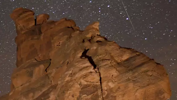 The Annual Geminid Meteor Shower From Valley Of Fire State Park