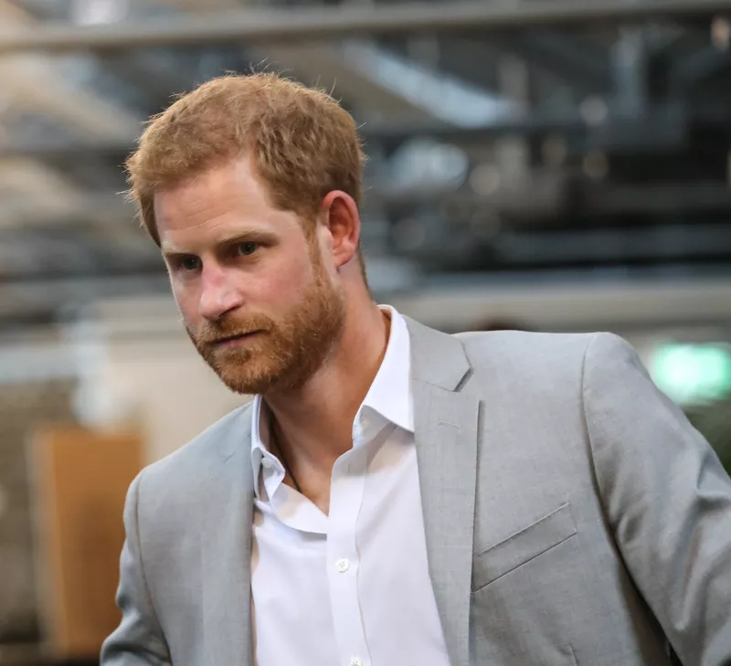 Príncipe Harry bochornoso descuido de su calzado