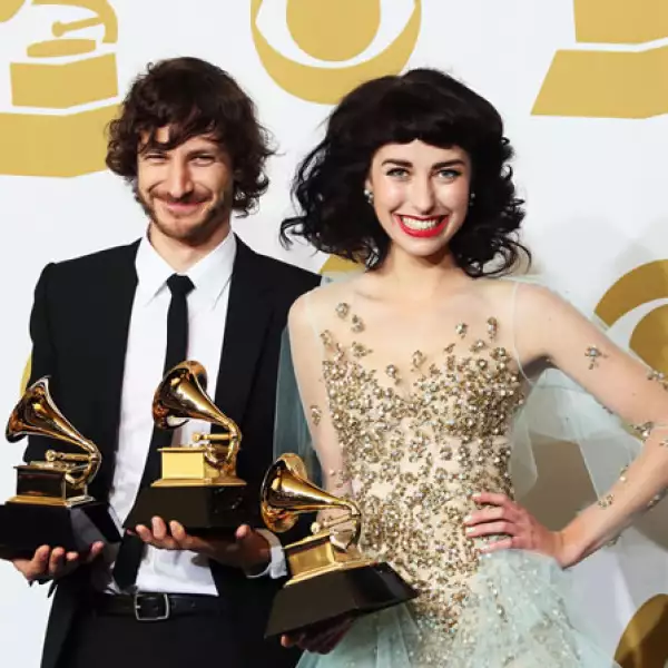 Gotye y Kimbra fueron unos de los triunfadores de la nochel al llevarse el galardón a la mejor actuación en dúo o grupo pop, por Somebody That I Used To Know.