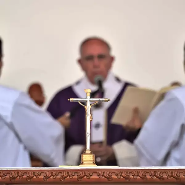 En la ceremonia de este martes el pontífice pidió a los religiosos no rendirse ante la violencia en la entidad.