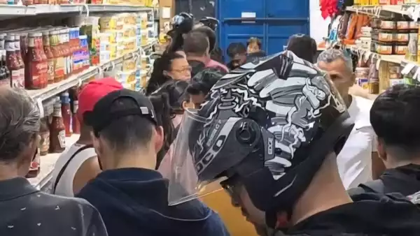 Colas en supermercados, zozobra e incertidumbre: así está Venezuela ante ataque de EE. UU.