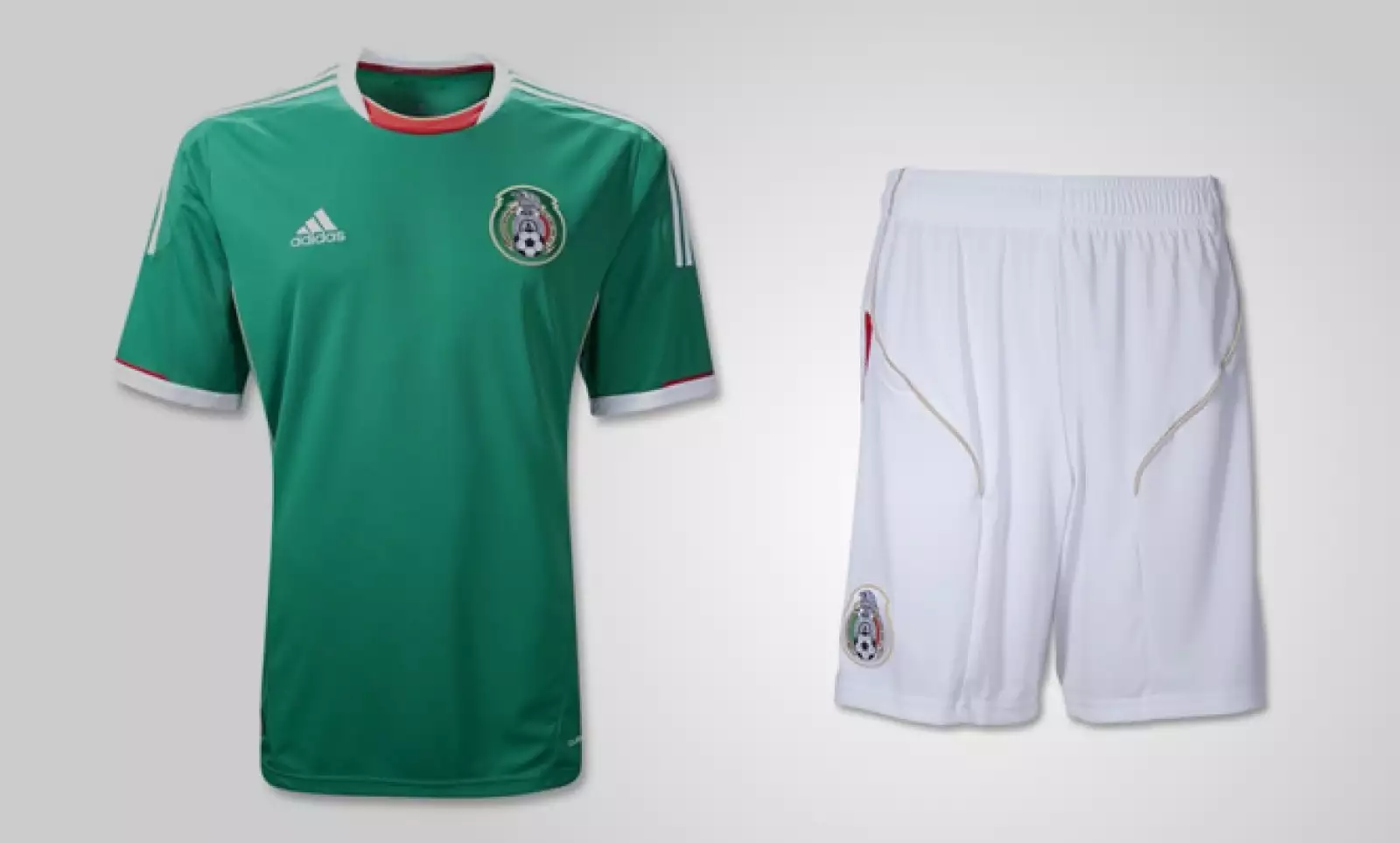 Con una selección sub 22 reforzada con elementos de la escuadra mayor, el equipo azteca busca repetir las actuaciones memorables que consiguió en 1993 y en 2001. La casaca tiene un costo de 69.99 dólares, con short de 39.99 dólares.