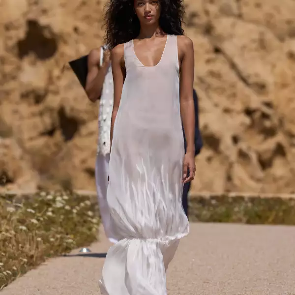 Jacquemus PO S27 041.jpg