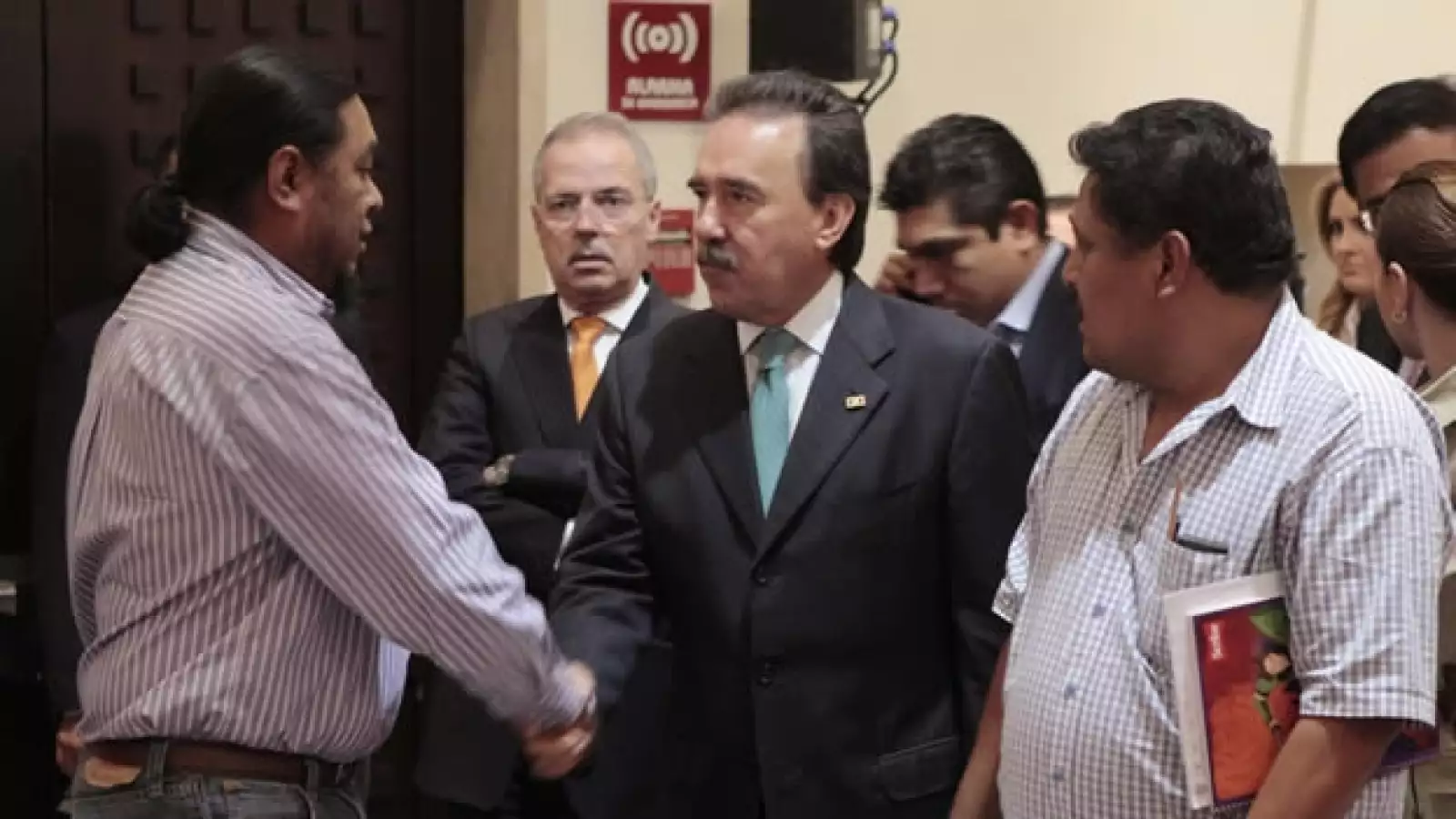 bloqueo maestros aeropuerto 