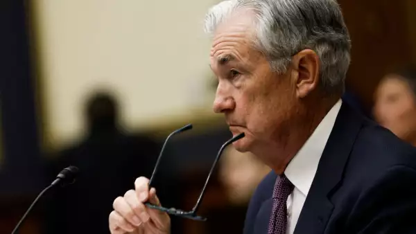 Sector bancario necesita mayor regulación y supervisión: Powell