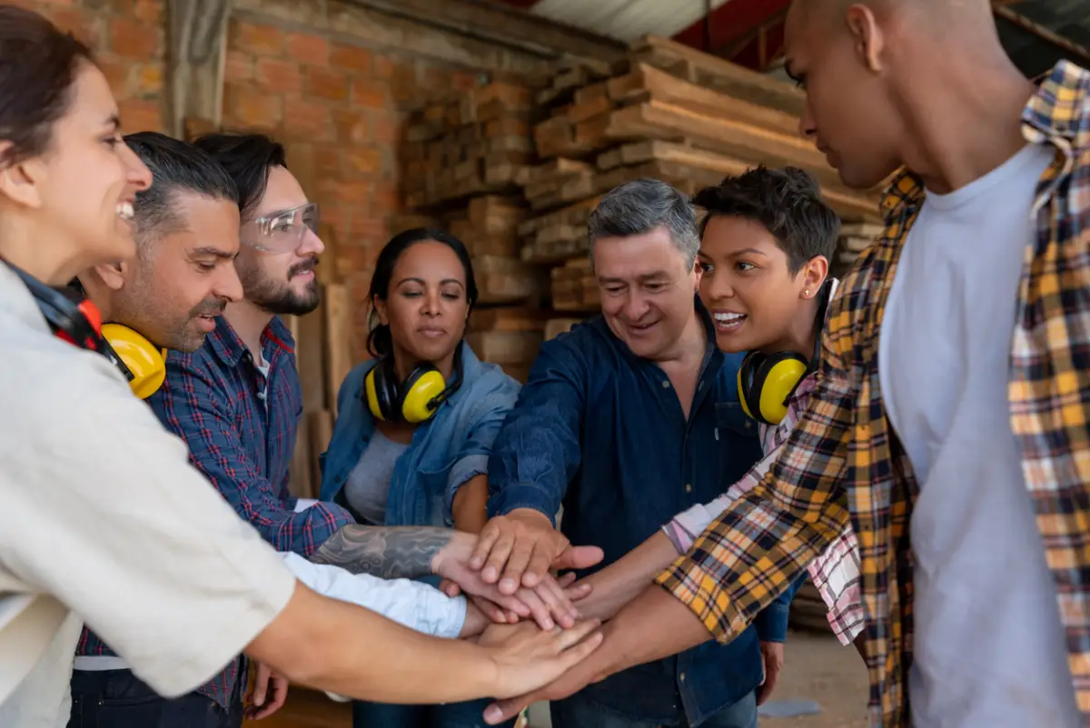 Trabajo digno y diversidad cultural, un pendiente del constitucionalismo actual