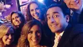 A cinco meses de la revelación de imágenes de la cantante durante un día de cacería con su novio, el empresario Michel Kuri, la también conductora asistió al Teletón El Salvador.
