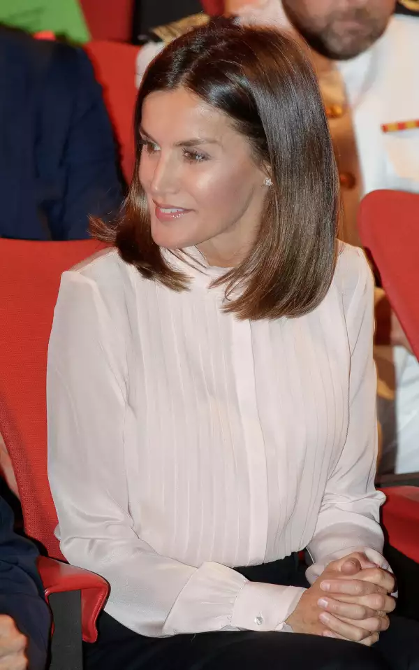 Queen Letizia Of Spain Attends 'V De Vida' AECC Awards 2018