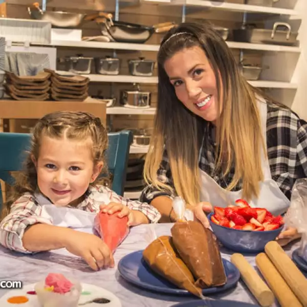 Alana Alarcón Pelizza y Cassandra Pelizza