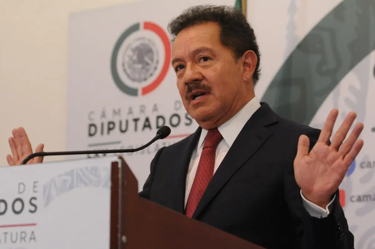 Conferencia de prensa del coordinador de Morena en Diputados, Ignacio Mier.