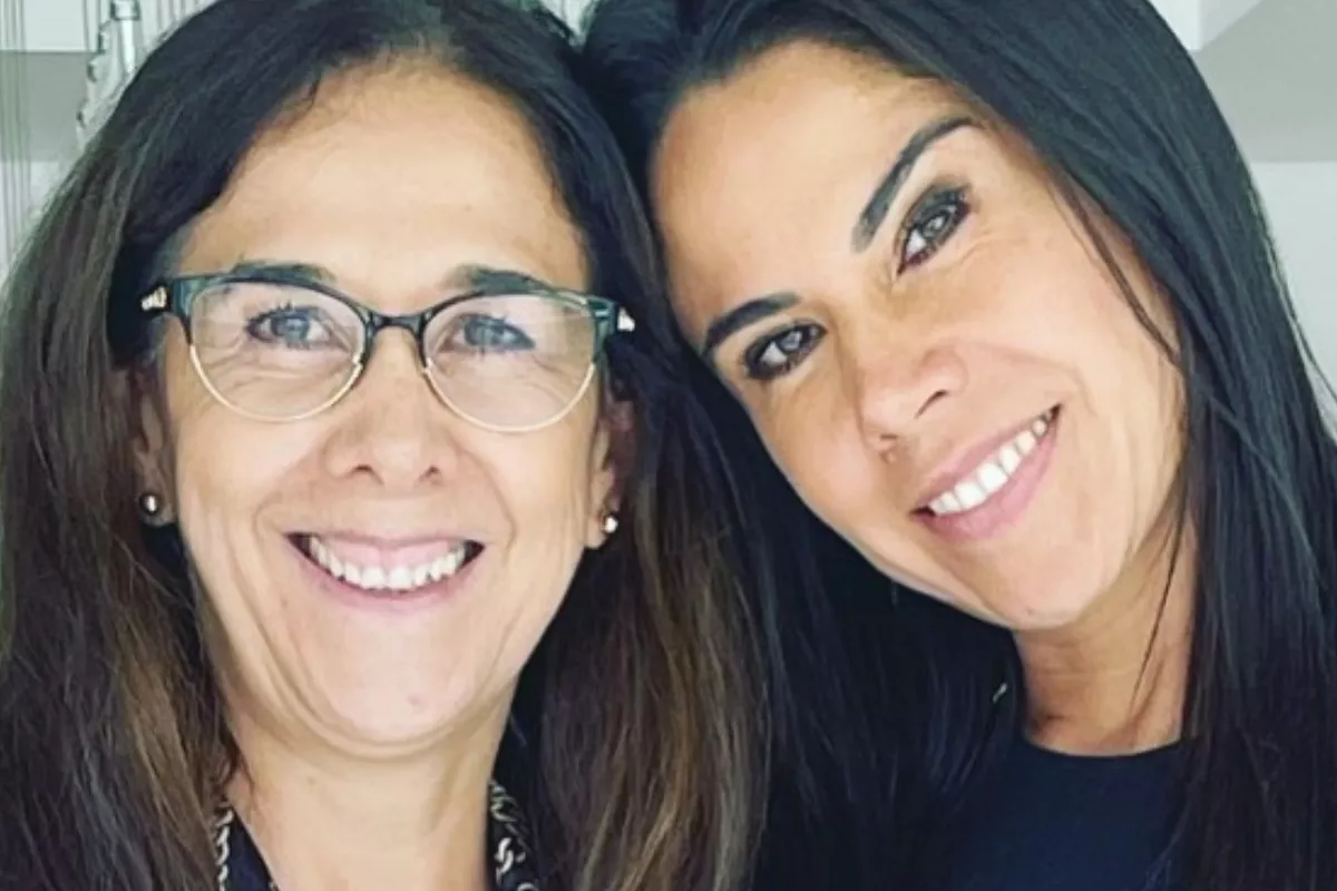 Paola Rojas y su mamás