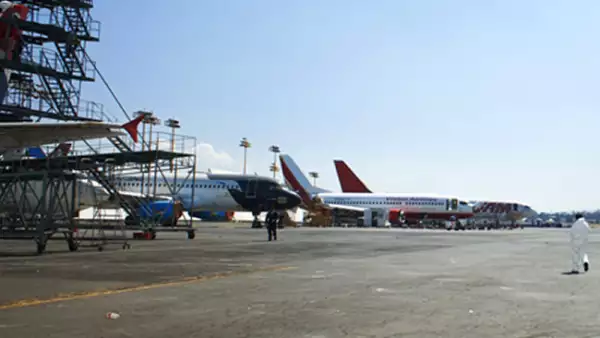 Exterior de la base que daba mantenimiento a 115 aviones de Mexicana.