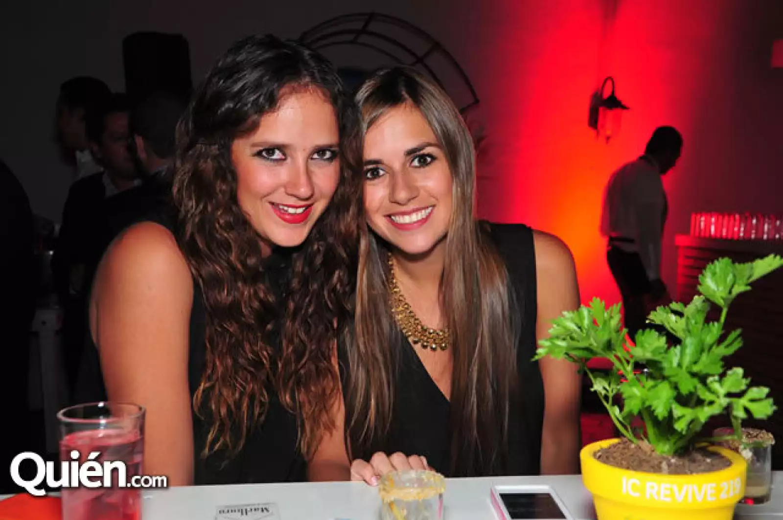 Andrea Núñez y Vanessa Serratos