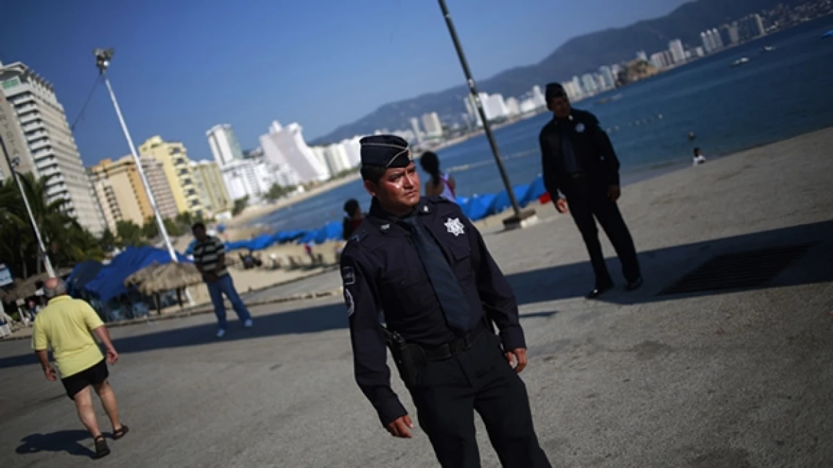 Agentes de la Gendarmería realizan labores de seguridad en Acapulco