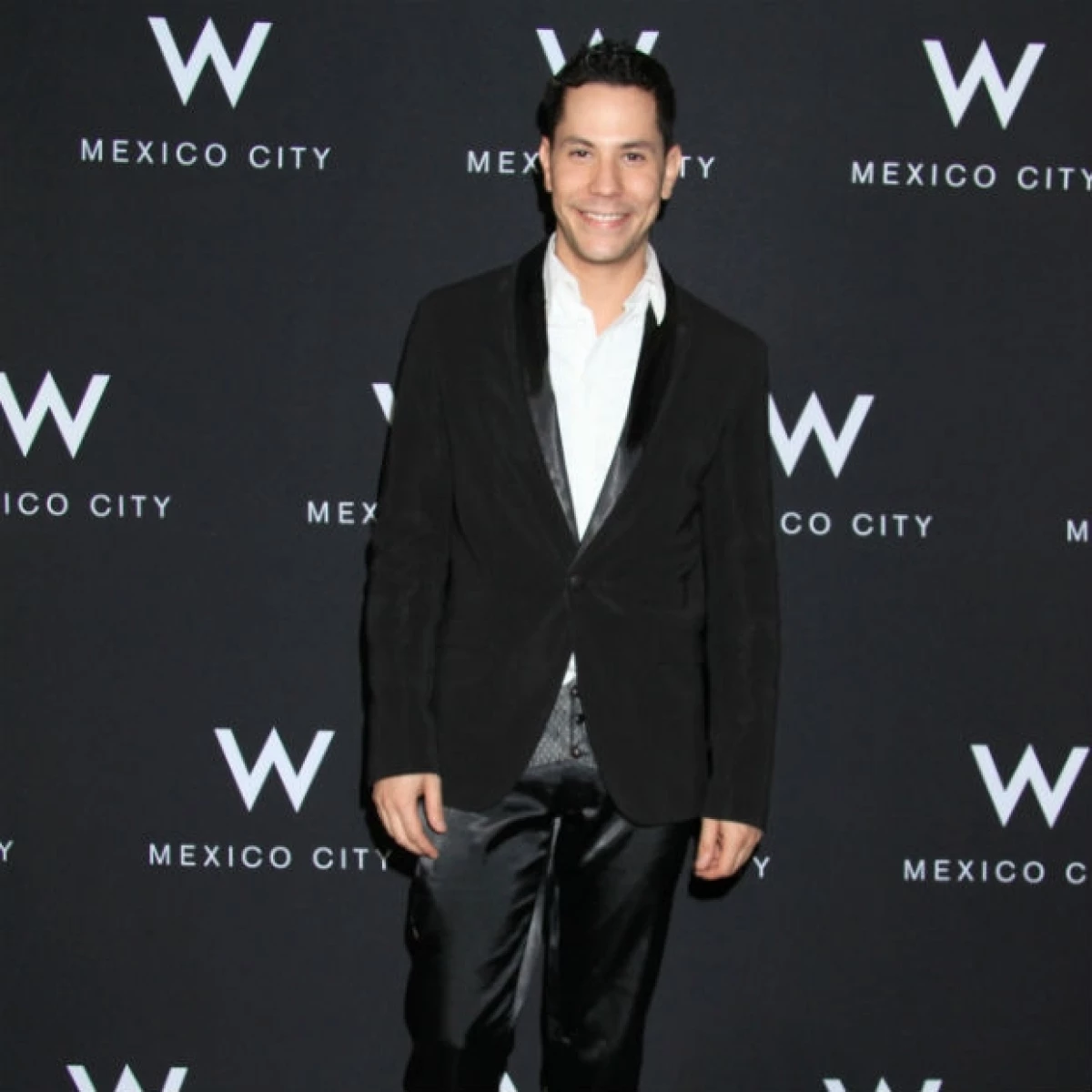 El actor y cantante está a punto de emprender el vuelo para volver a tierra brasileña por cuestiones de trabajo, por lo que ya se encuentra estudiando el idioma.