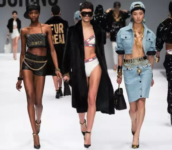 Moschino y sus sexys looks.