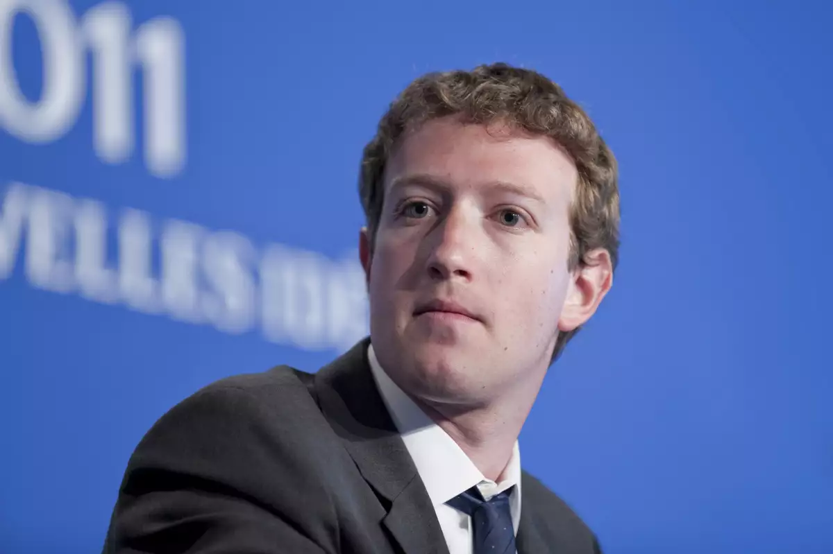 El CEO de Facebook pone el ejemplo sobre cómo acercarse a clientes y usuarios.