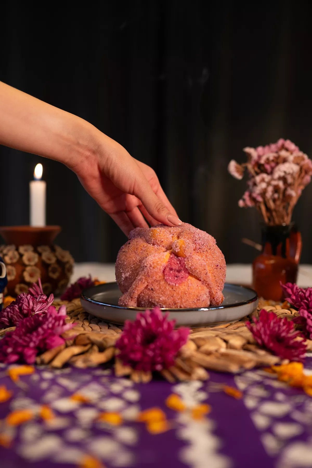 Foto de pan de muerto relleno en CDMX